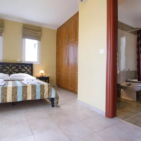 Skala Sleeps 6 *